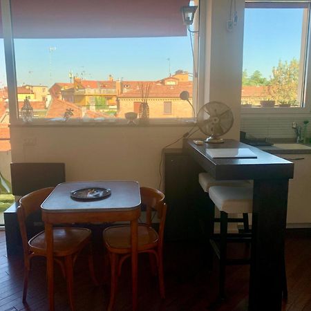 Charming Home Towers-Roofs View ボローニャ エクステリア 写真