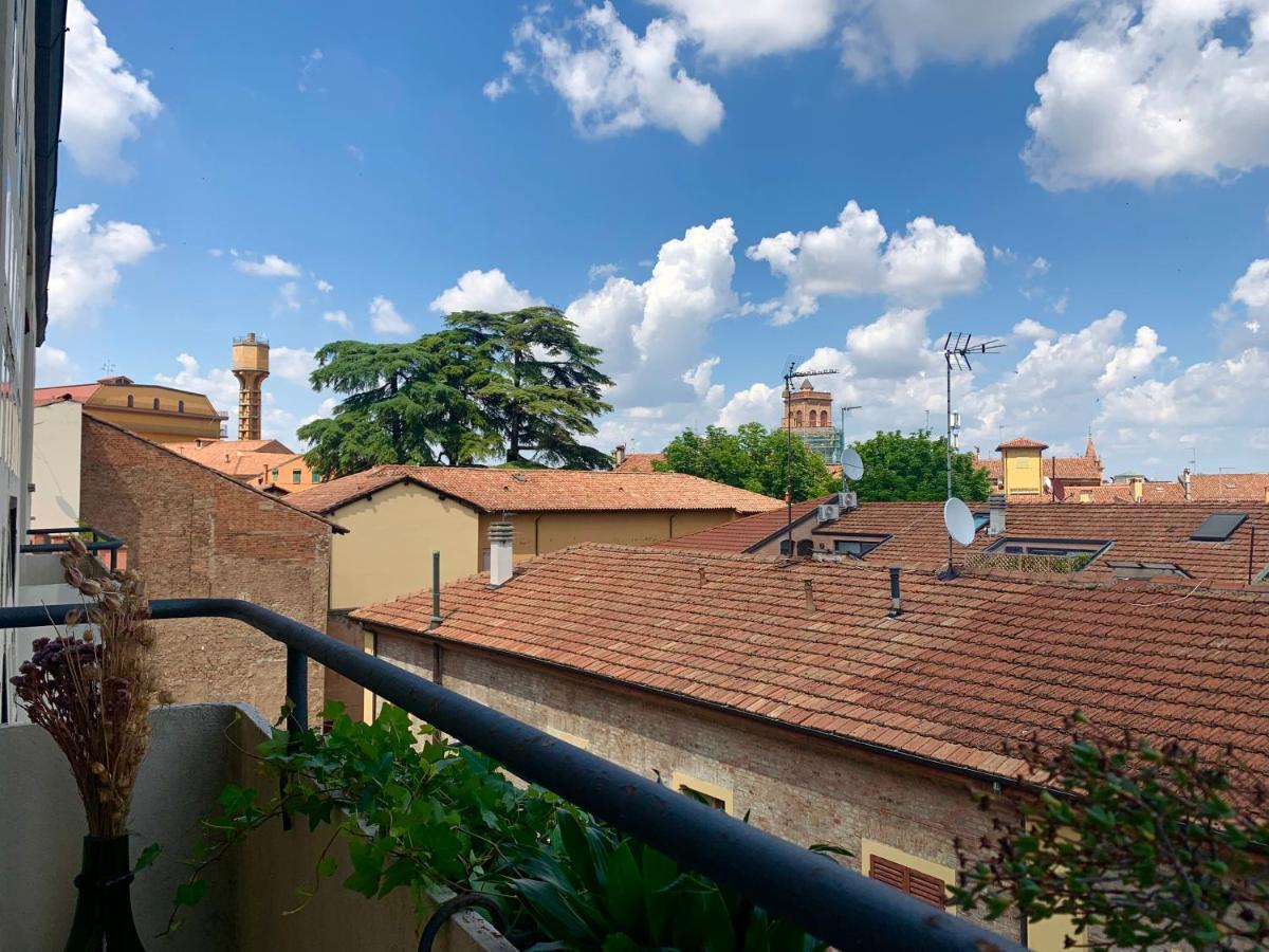 Charming Home Towers-Roofs View ボローニャ エクステリア 写真